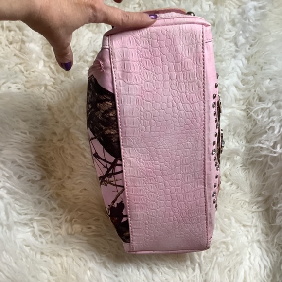 EUC mossy Oak Camo Pink carry concealed purse studs bling - Picture 7 of 17